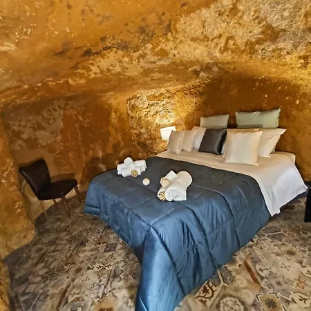 شقة Historic Hypogenian Center