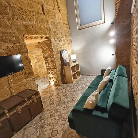 Historic Hypogenian Center شقة