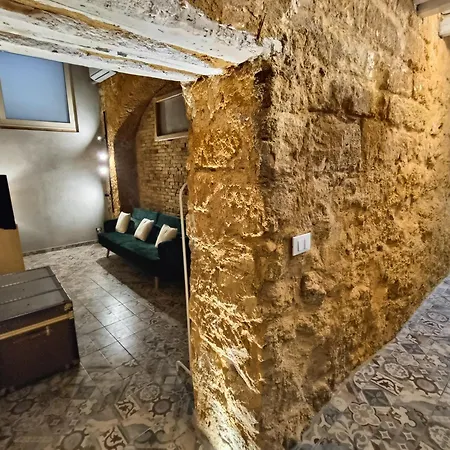 شقة Historic Hypogenian Center