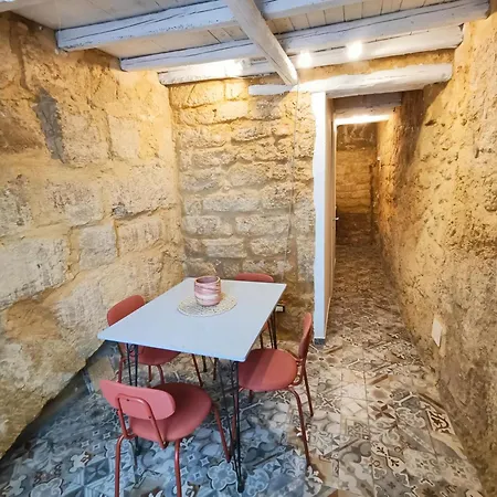 Historic Hypogenian Center شقة أغريجنتو