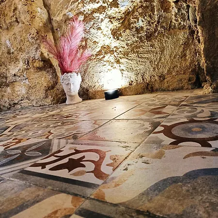 شقة Historic Hypogenian Center