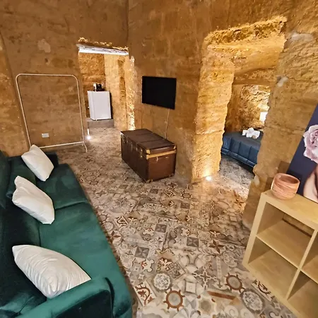 Historic Hypogenian Center شقة أغريجنتو
